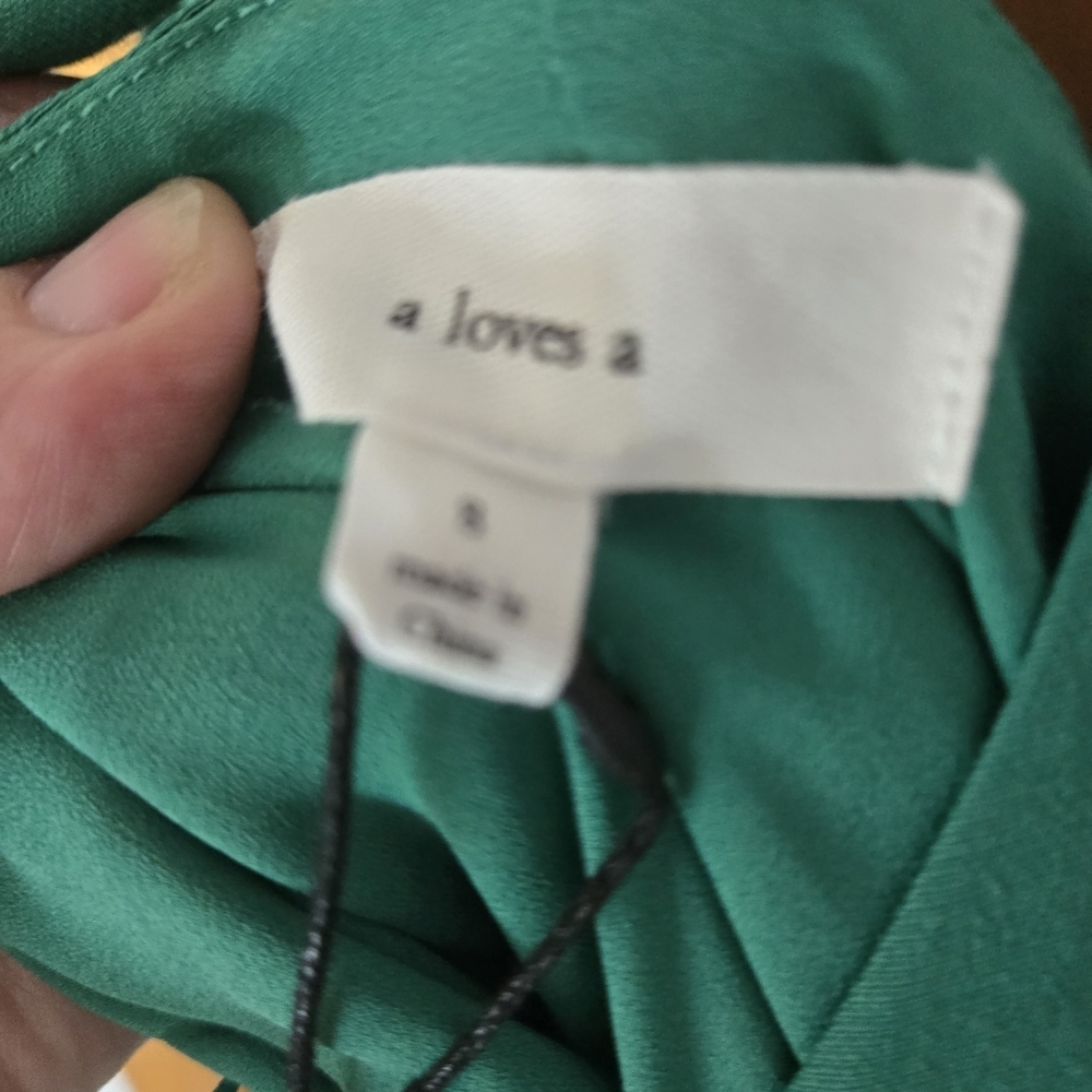 Elegant Green Women's Dress - Picture 2 of 9